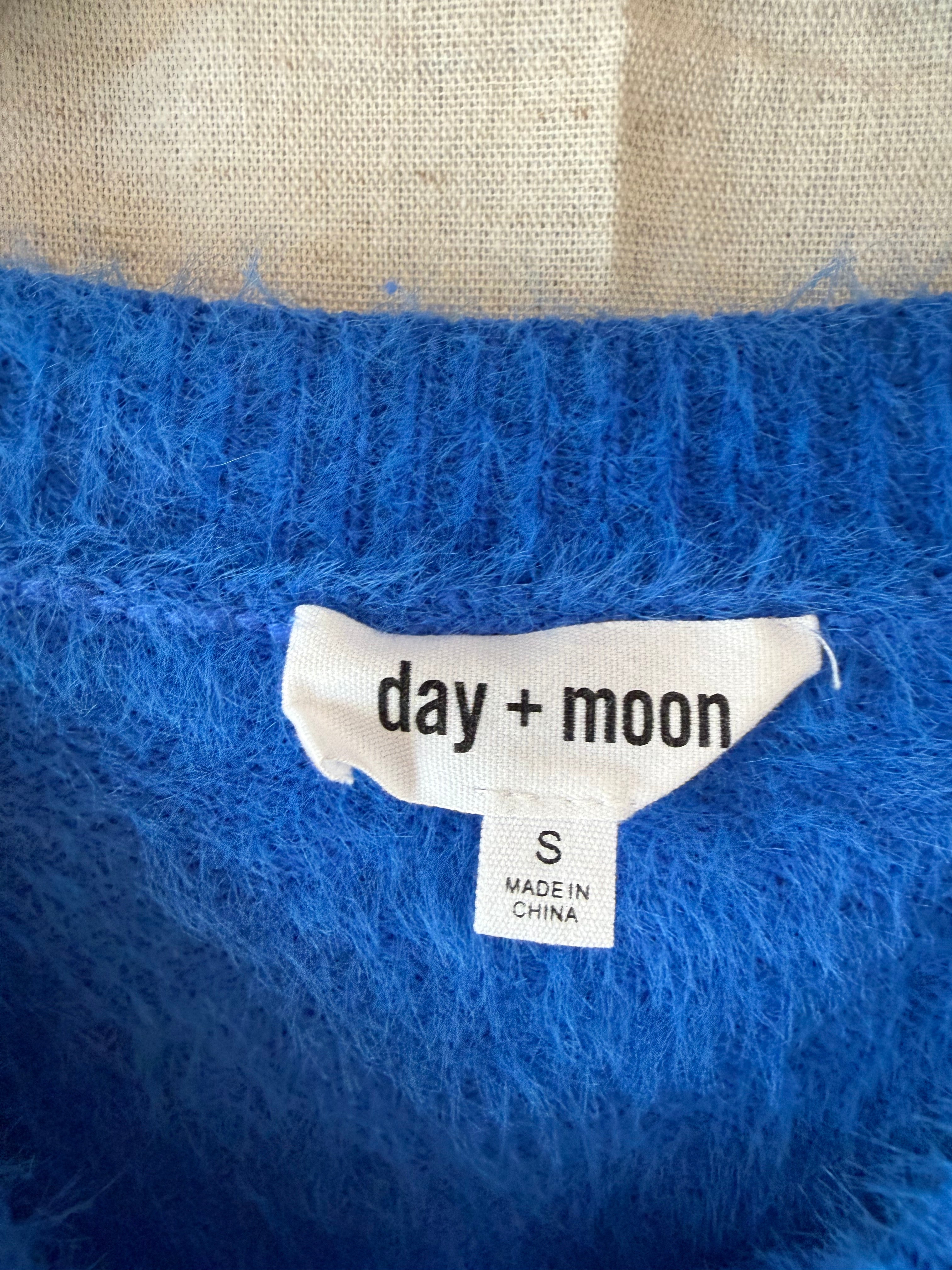 Day + Moon Sweater Size S
