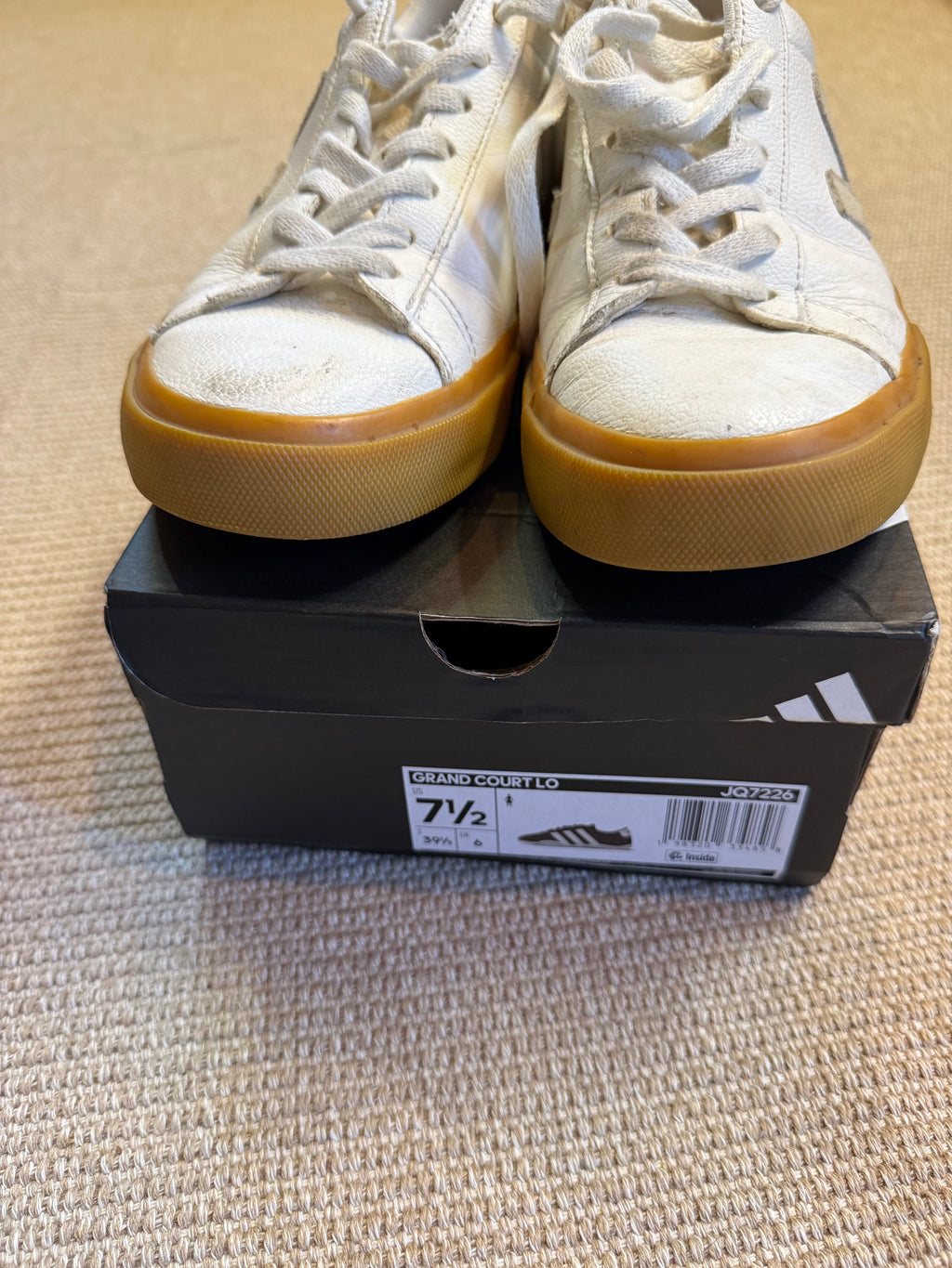 Veja Sneakers Size 7.5