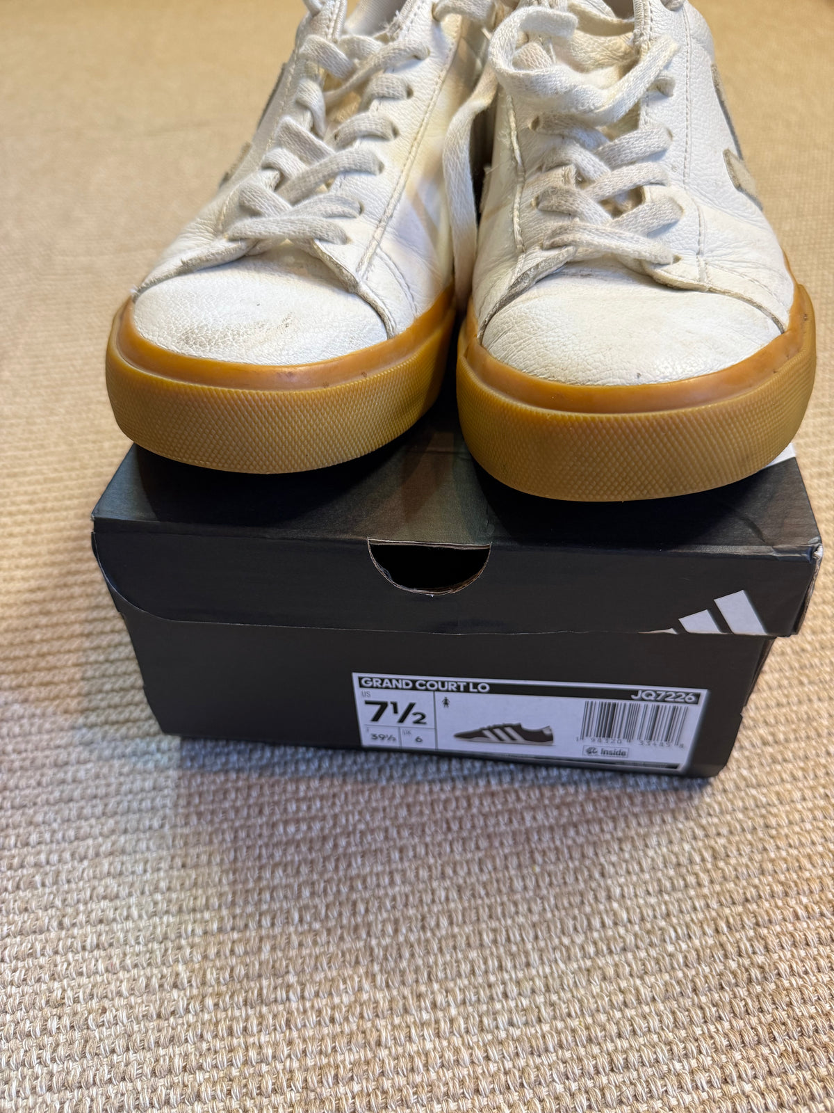 Veja Sneakers Size 7.5