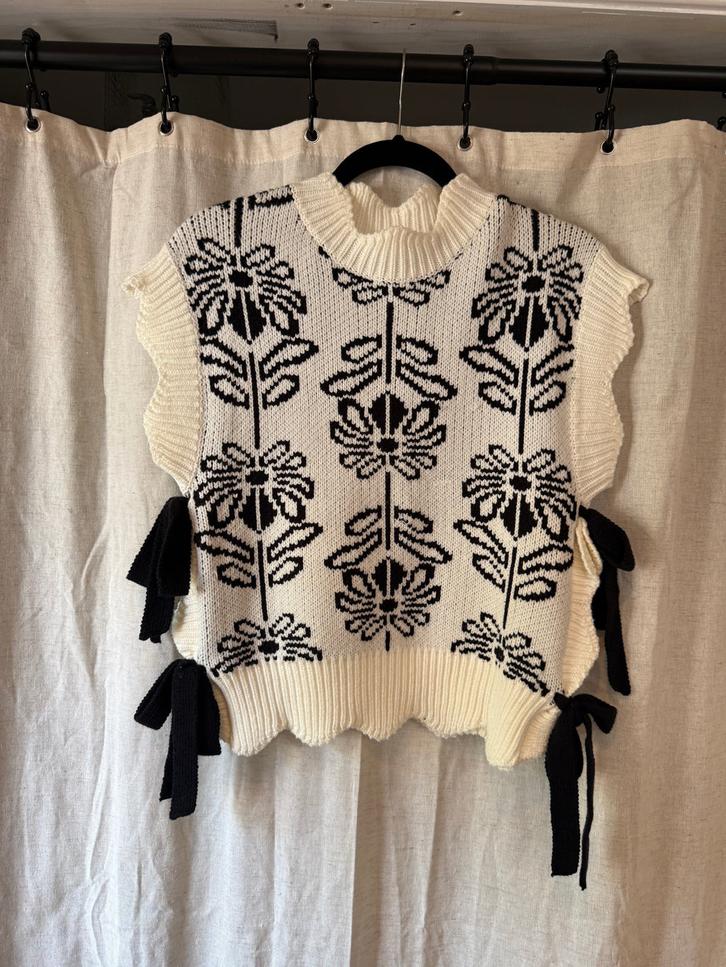 Vestique Sleeveless Sweater Size S